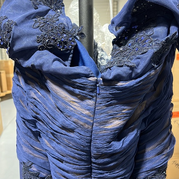 Montage style 29973. Color is navy. Size 18.new with tags in its original bag. - Picture 7 of 7